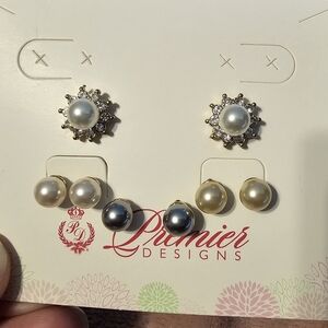 Premier Designs Pearl Earrings Set